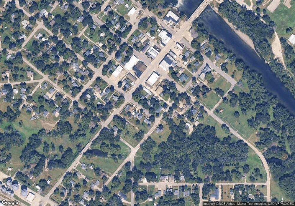 113 E Prospect St, Shell Rock, IA 50670 - photo 1