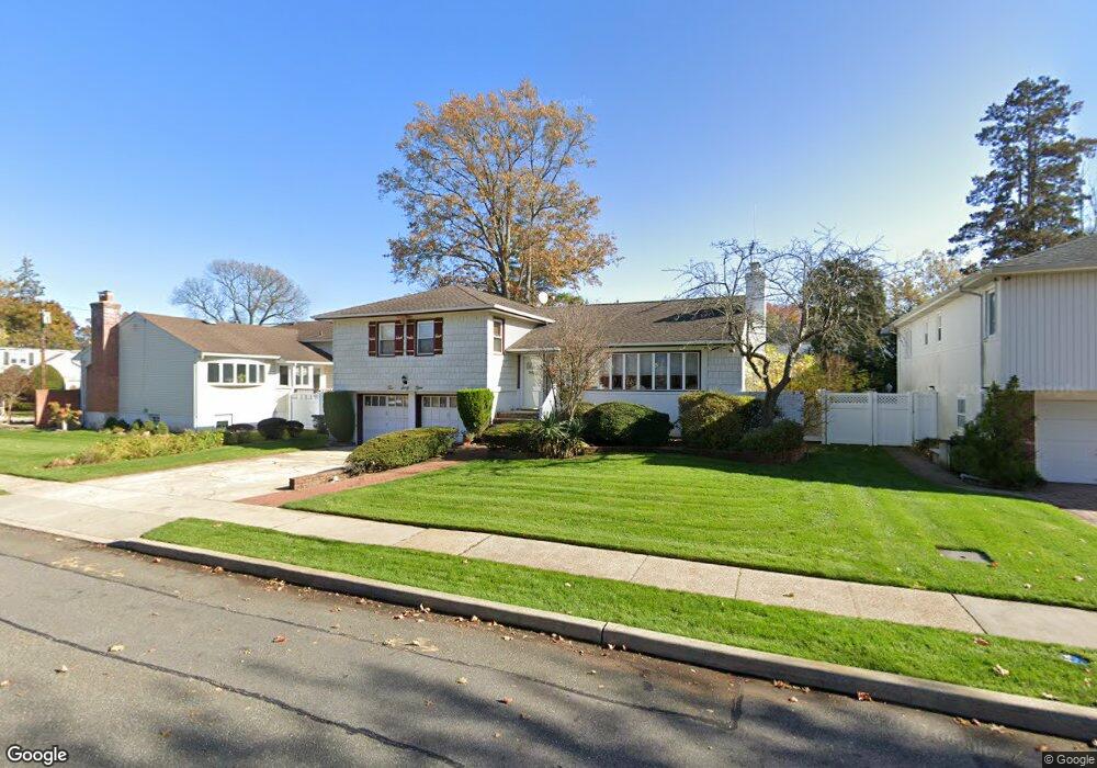 269 Somerset Dr, Hewlett, NY 11557 - photo 1