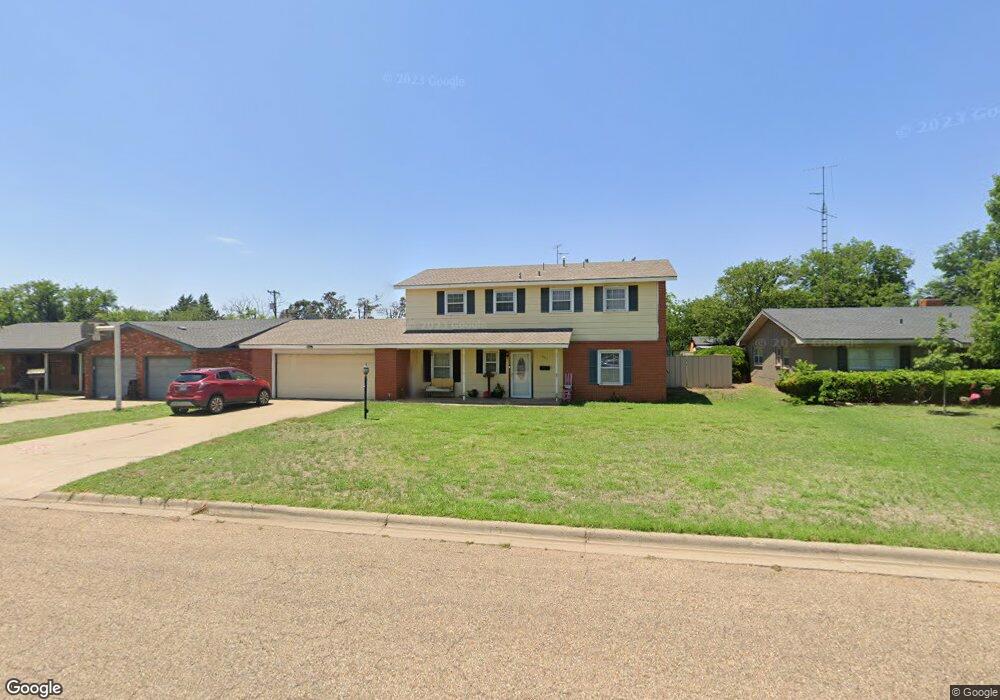 1203 Floydada St, Plainview, TX 79072 - photo 1