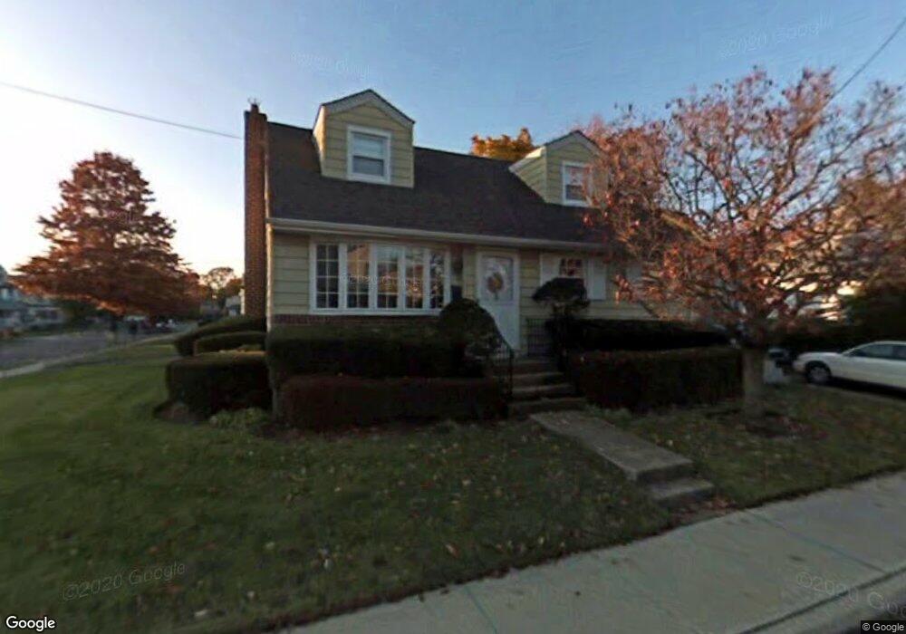 20 Acorn Place, Lynbrook, NY 11563 - photo 1