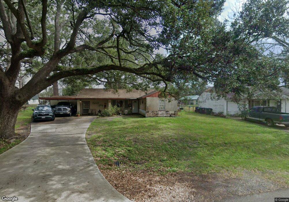 228 Mclemore Dr, Alvin, TX 77511 - photo 1