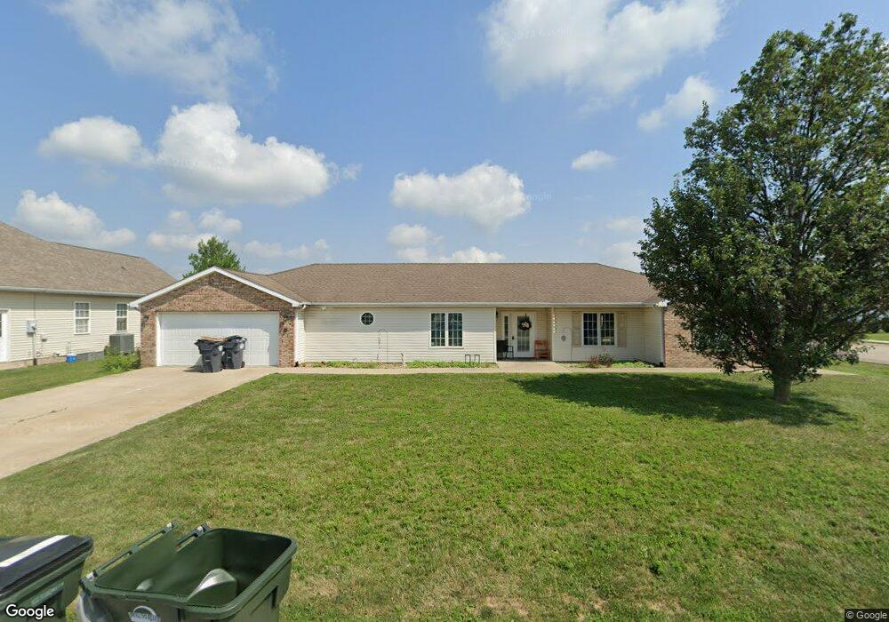 1406 W Tarkington Dr, Greensburg, IN 47240 - photo 1