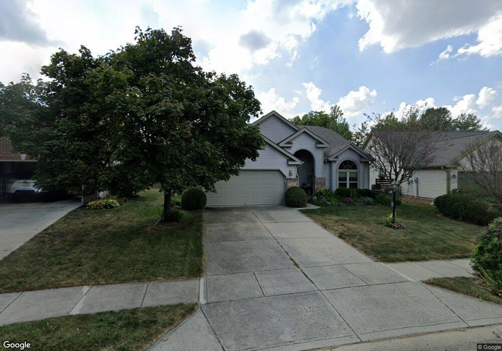 10334 Lakeland Dr, Fishers, IN 46037 - photo 1