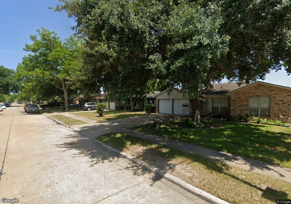 1310 Twin Falls Rd, Houston, TX 77088 - photo 1