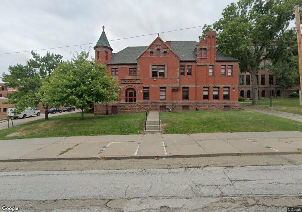 4e N Main St, Davenport, IA 52803 - photo 1