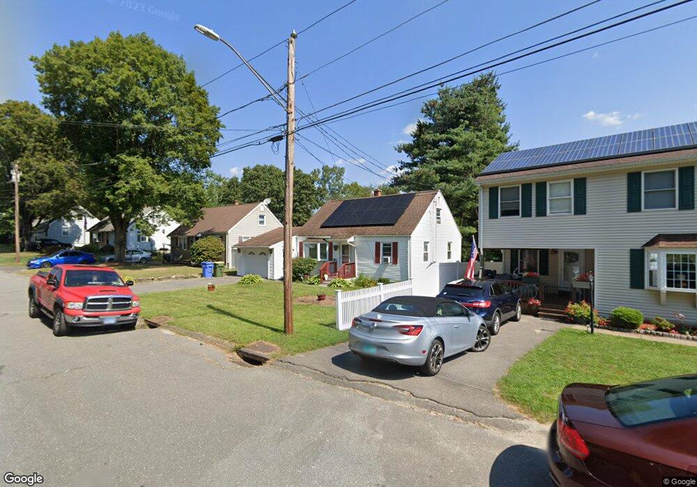 131 Crestwood Ave, Waterbury, CT 06704 - photo 1