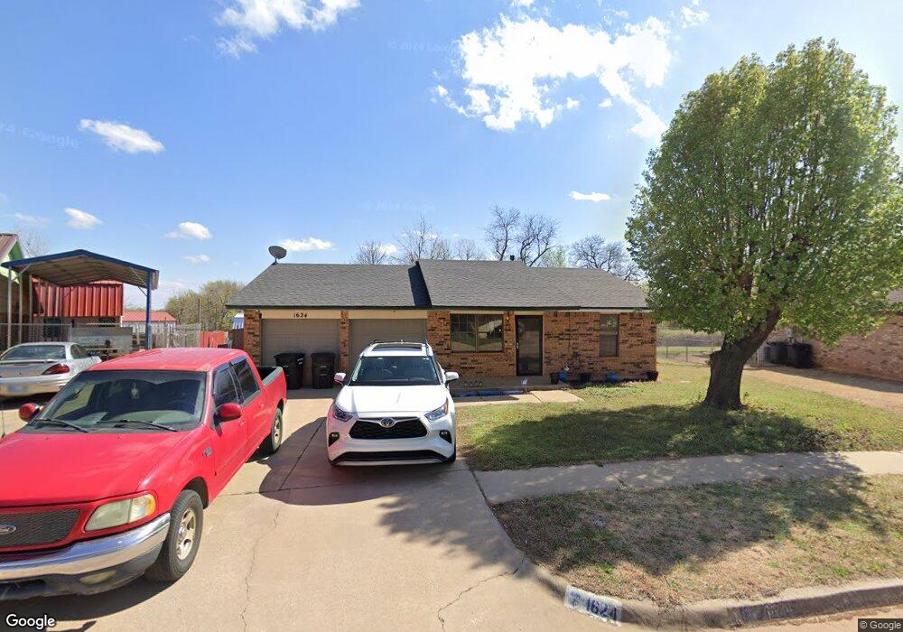 1624 NE 8th St, Moore, OK 73160 - photo 1