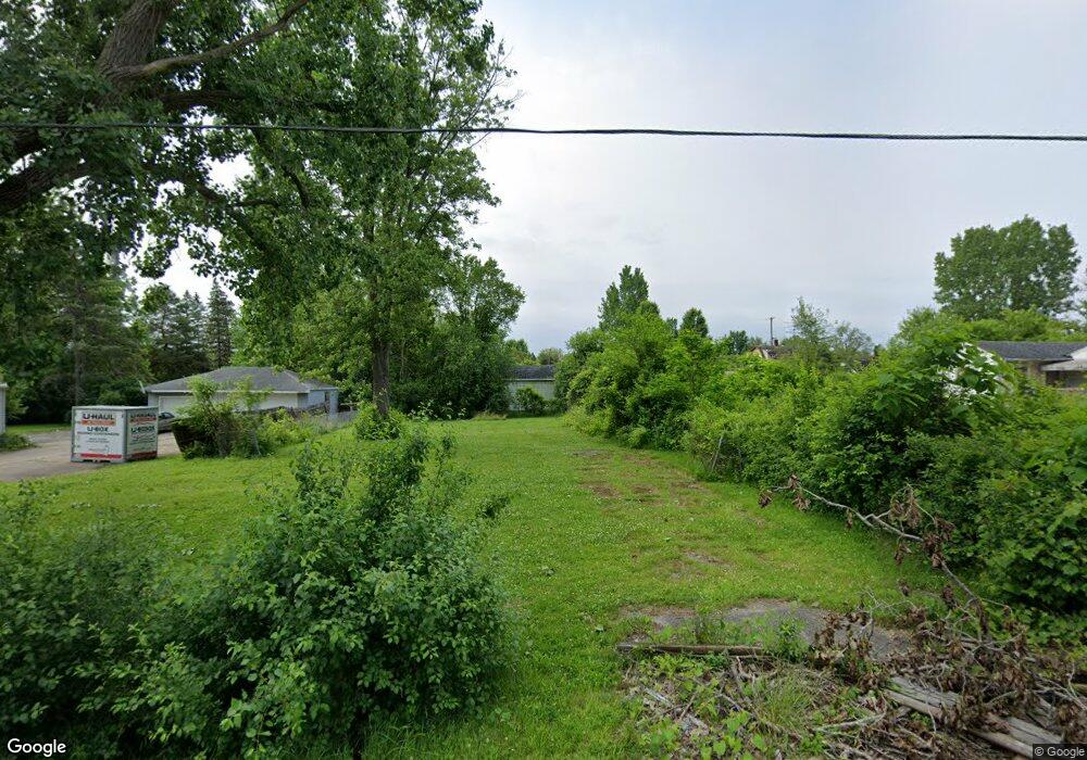 1066 E Humphrey Ave, Flint, MI 48505 - photo 1