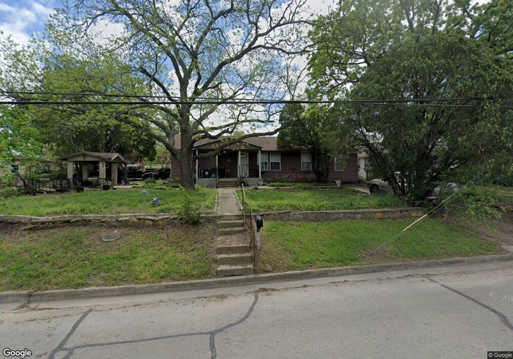 1007 W Oak St, Weatherford, TX 76086 - photo 1