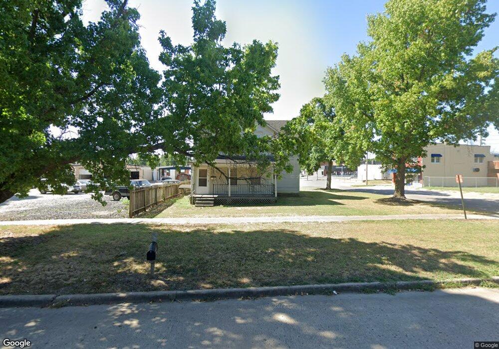 1230 Washington Ave, Parsons, KS 67357 - photo 1