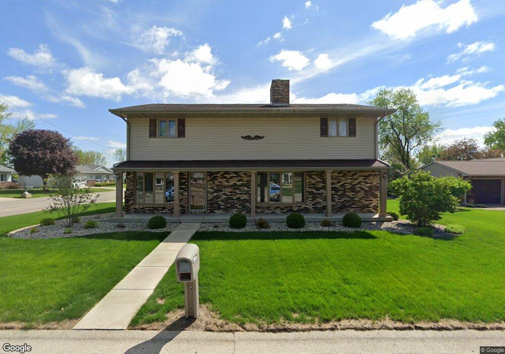 570 Maywood Dr, Lincoln, IL 62656 - photo 1