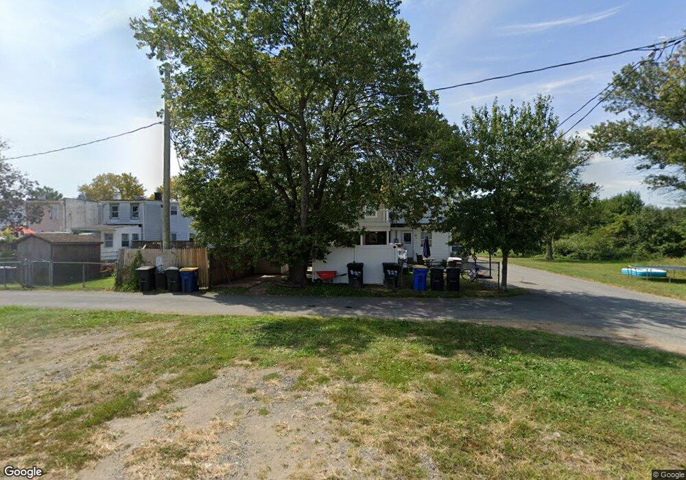 738 Center St, New Castle, DE 19720 - photo 1