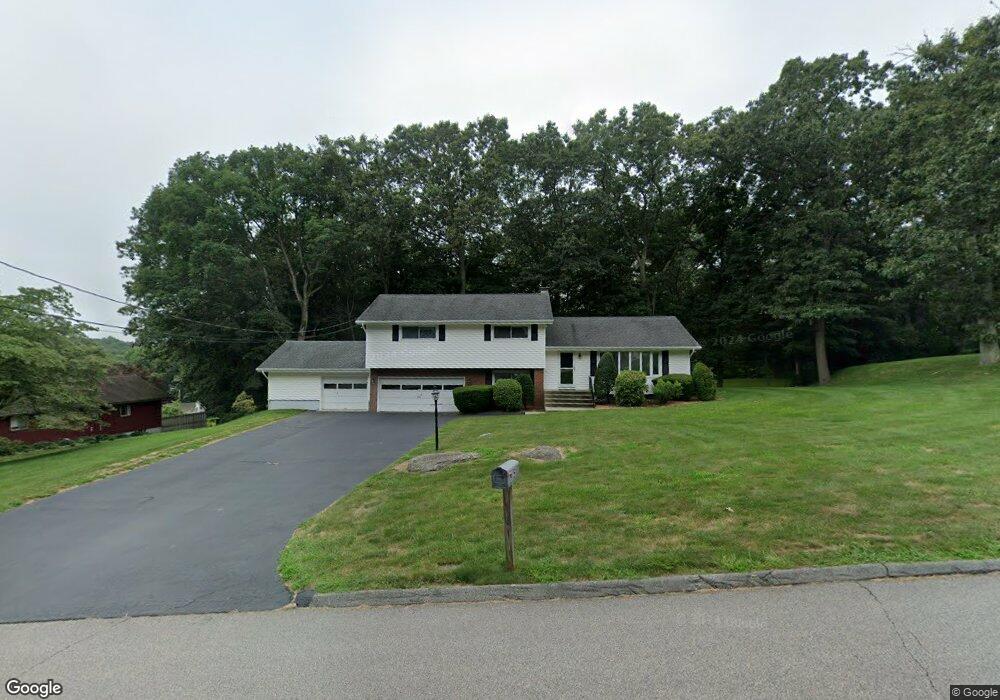 5 Bogdanski Ln, Norwich, CT 06360 - photo 1