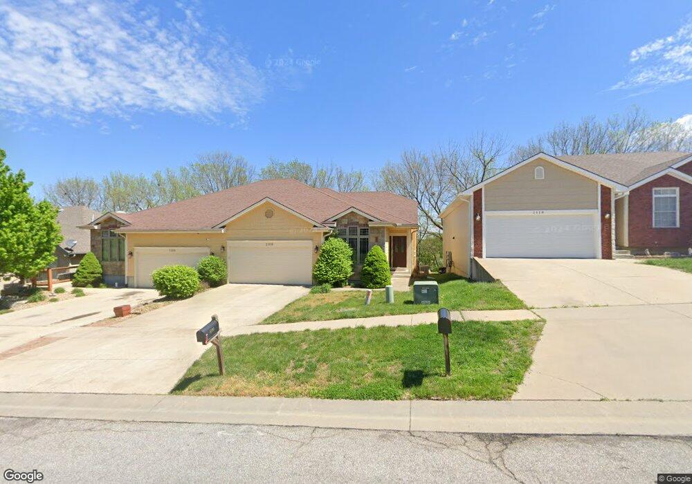 1108 SW Red Oaks Ct, Topeka, KS 66615 - photo 1