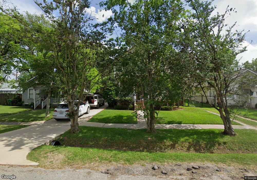 734 E 13th 1/2 St, Houston, TX 77008 - photo 1