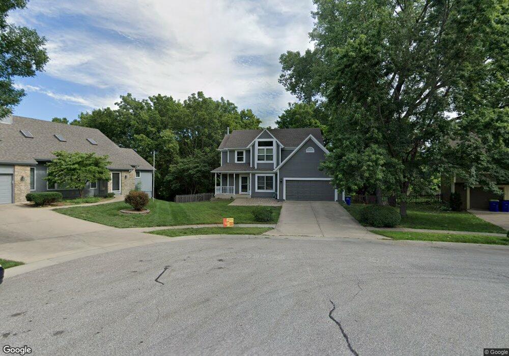 6602 Hauser Dr, Shawnee, KS 66216 - photo 1