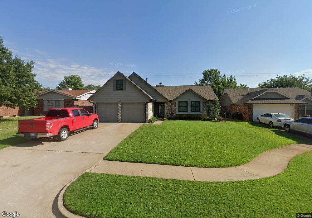 2309 Leaf Dr, Moore, OK 73160 - photo 1