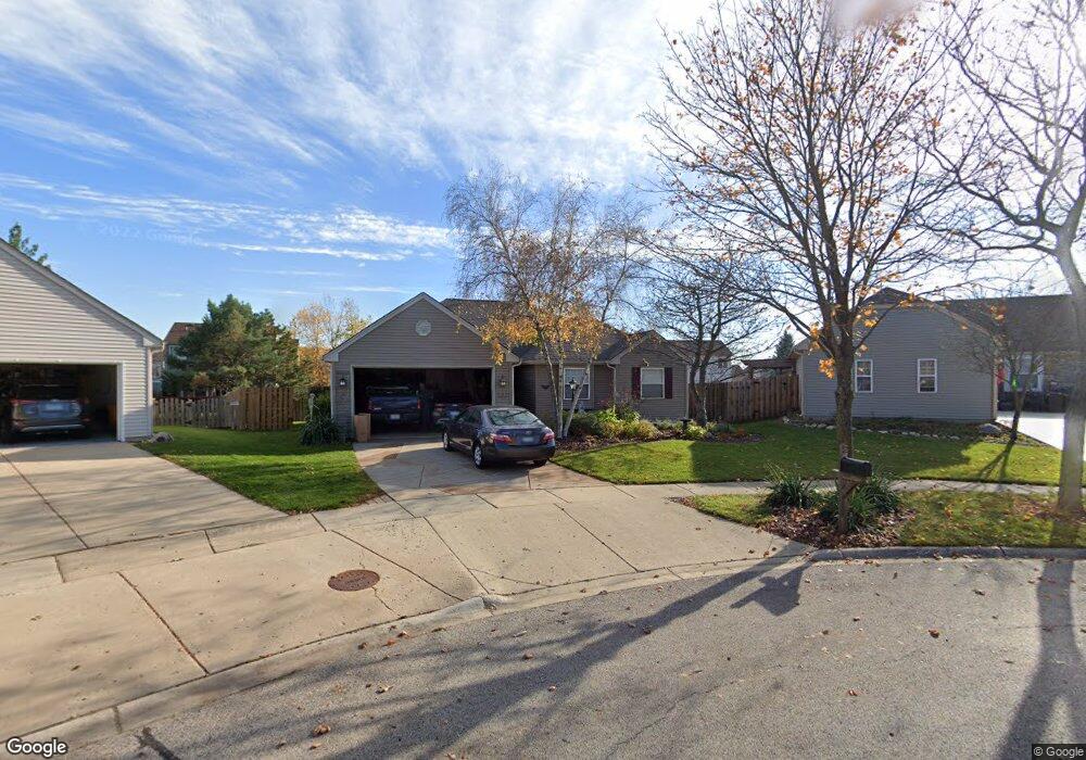 12 Marion Ct, Lake In the Hills, IL 60156 - photo 1