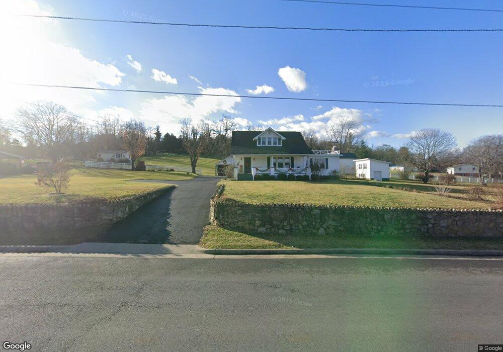 339 W Old Cross Rd, New Market, VA 22844 - photo 1