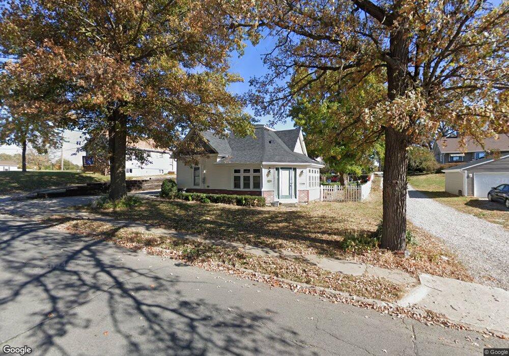 816 1st St N, Newton, IA 50208 - photo 1