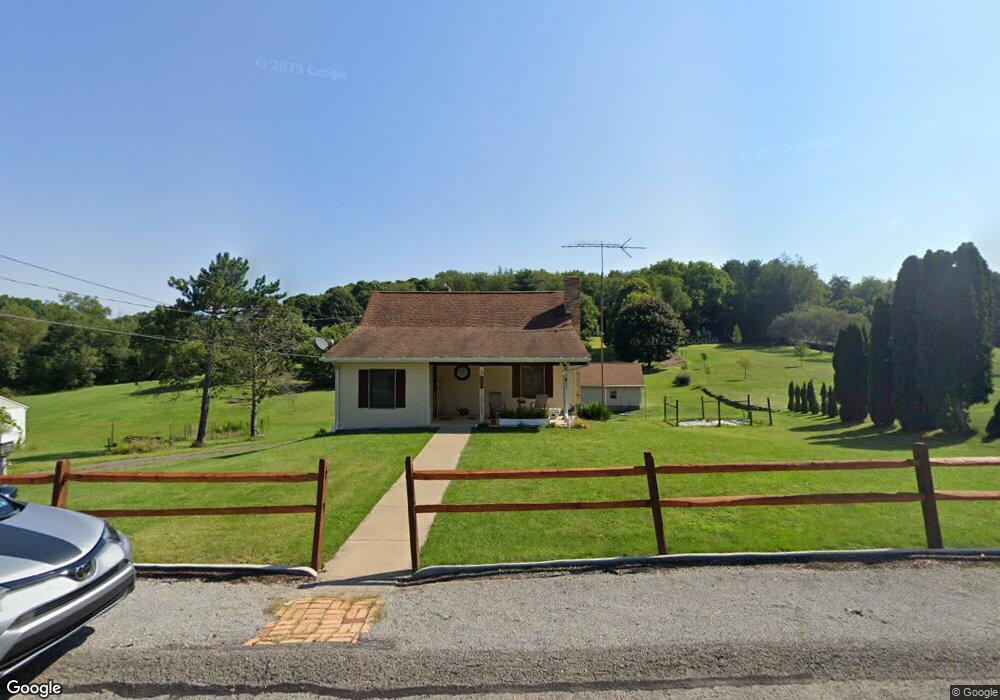 925 Eastridge Ave, Conway, PA 15027 - photo 1