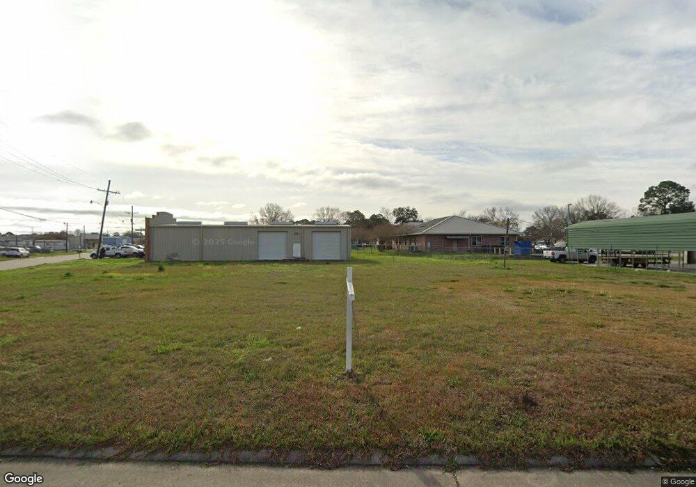 711 Weldon St, New Iberia, LA 70560 - photo 1