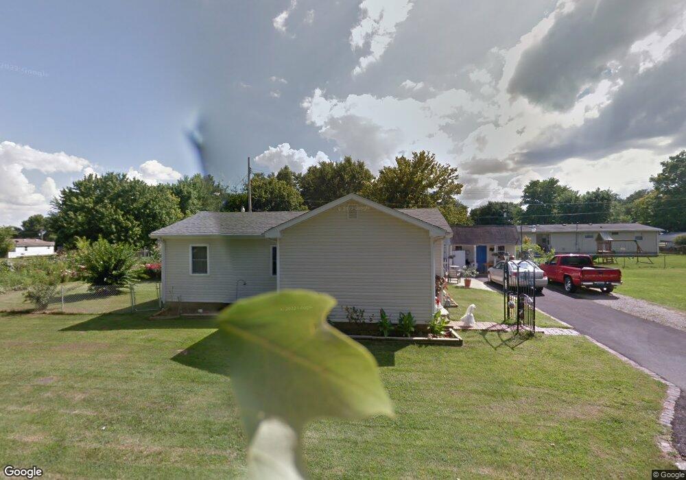 111 S Saltsman Dr, Hopkinsville, KY 42240 - photo 1