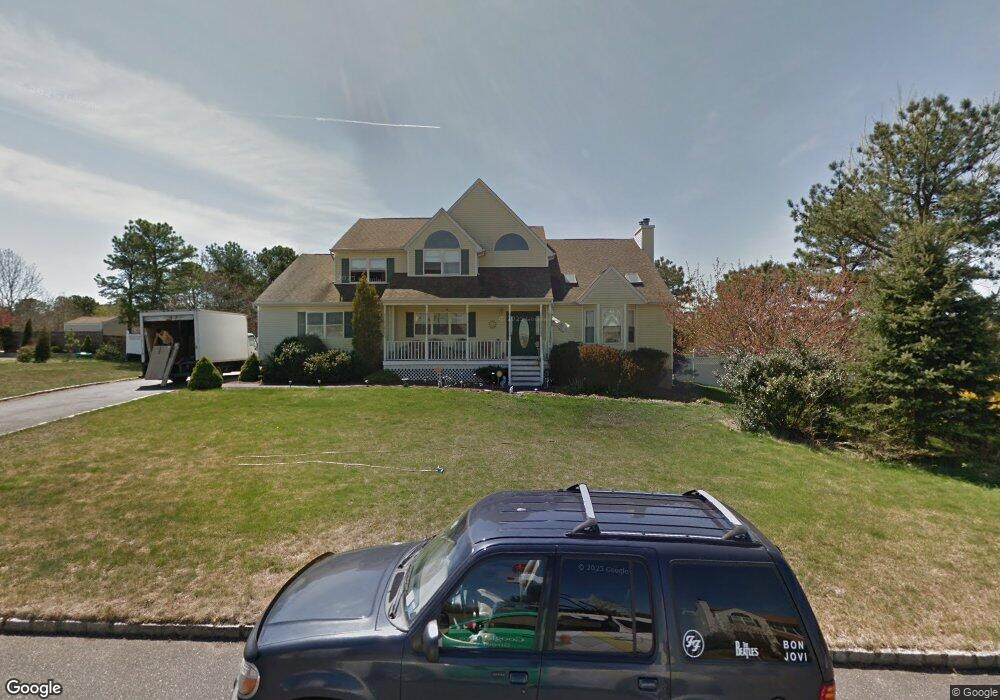 4 Long Acre Ct, Medford, NY 11763 - photo 1