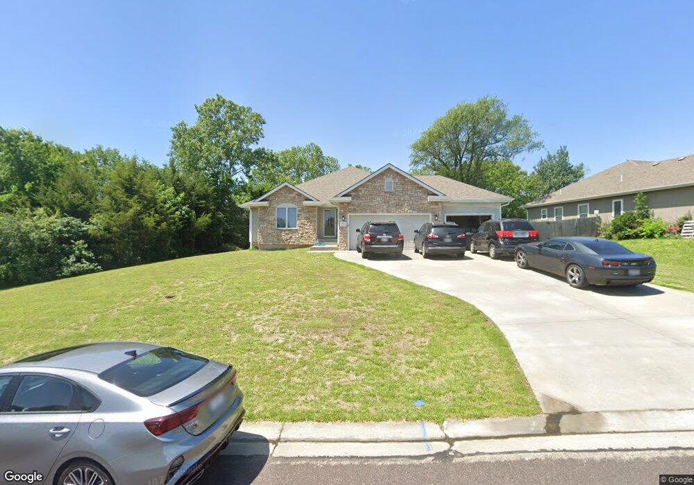 4407 SW Deer Run St, Topeka, KS 66610 - photo 1