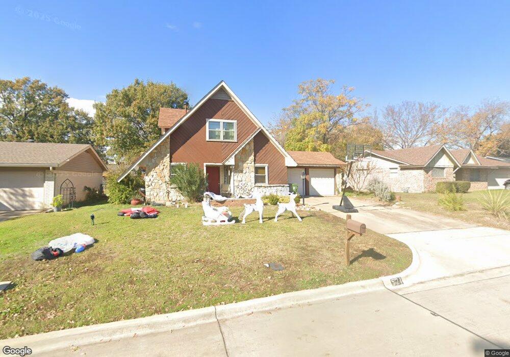 521 E Redbud Dr, Hurst, TX 76053 - photo 1