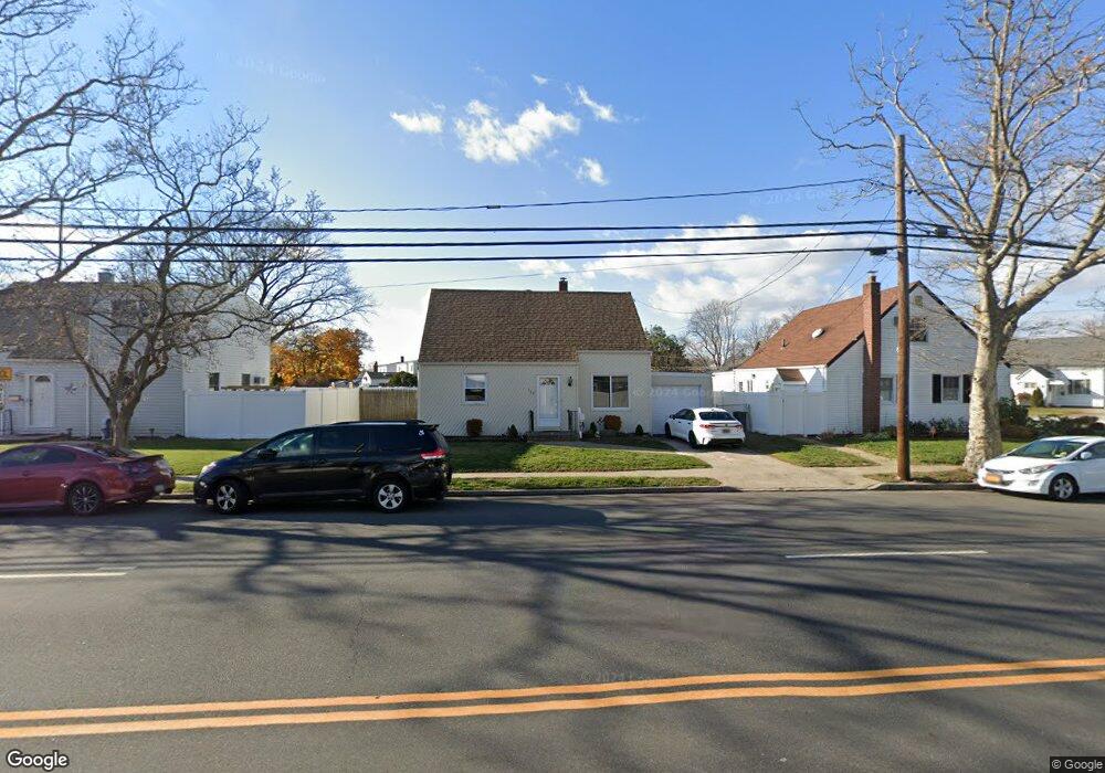 158 Mill Rd, Valley Stream, NY 11581 - photo 1