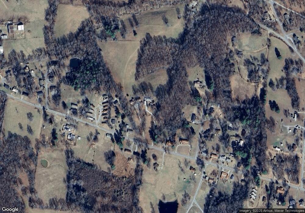 536 Old Stewart Rd, Tennessee Ridge, TN 37178 - photo 1