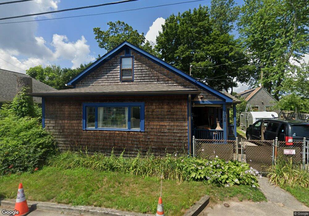 131 Uncas St, Warwick, RI 02889 - photo 1