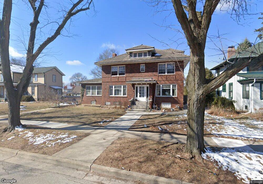 716 N Spring St, Elgin, IL 60120 - photo 1