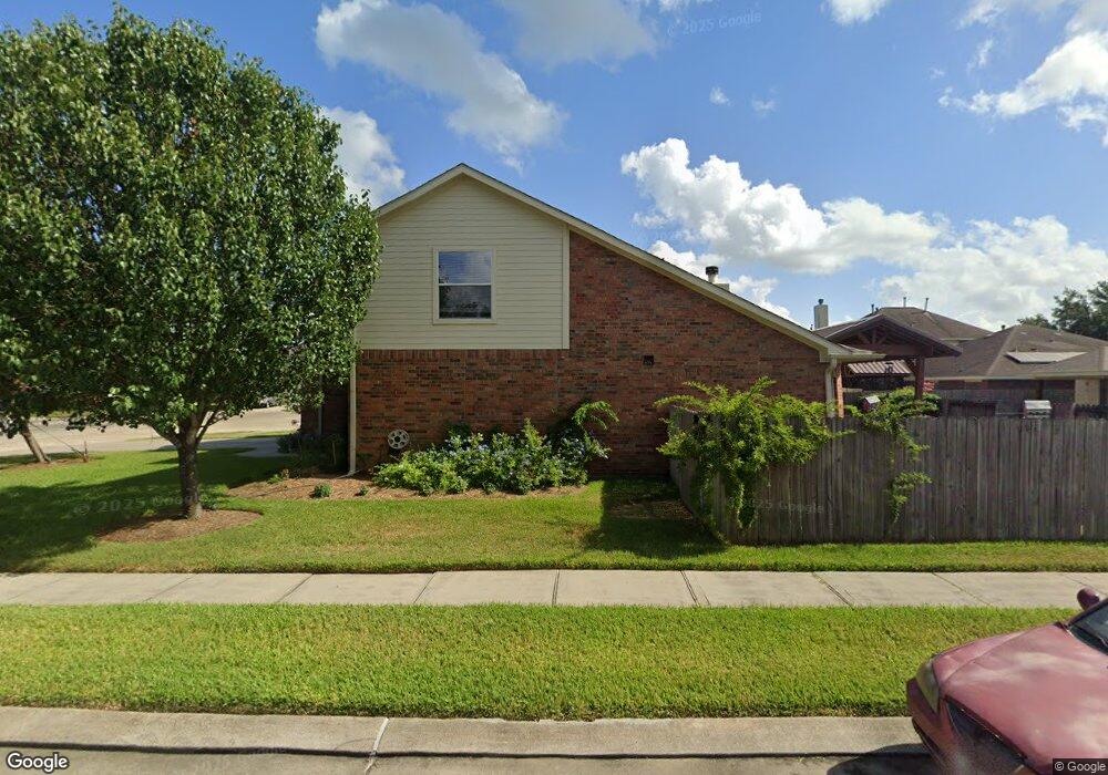 1802 Spring Meadow Ct, Alvin, TX 77511 - photo 1