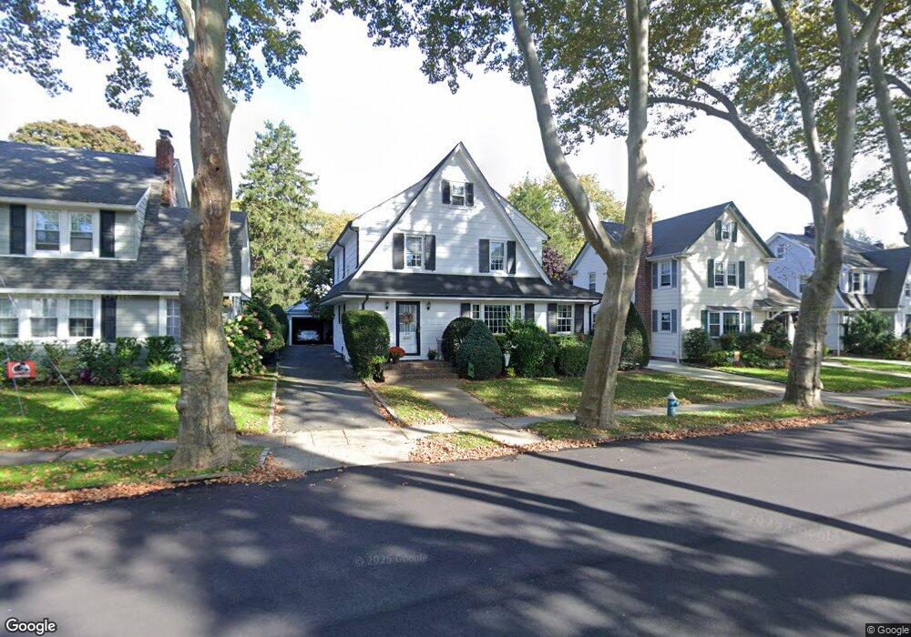 63 Hudson Rd, Floral Park, NY 11001 - photo 1