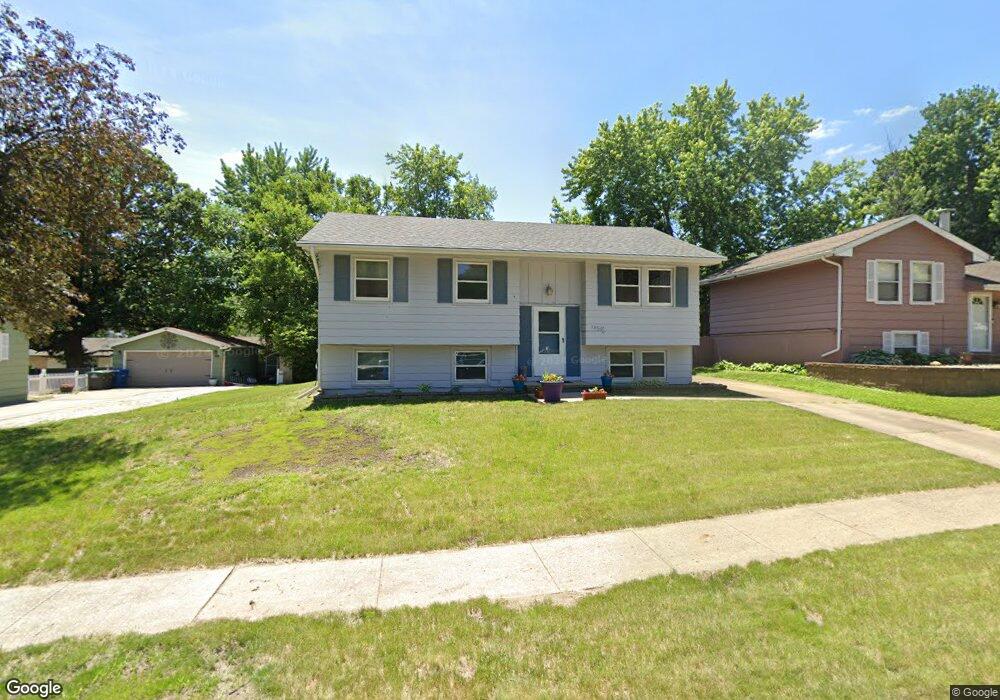 1859 Pleasant View Cir, Des Moines, IA 50320 - photo 1