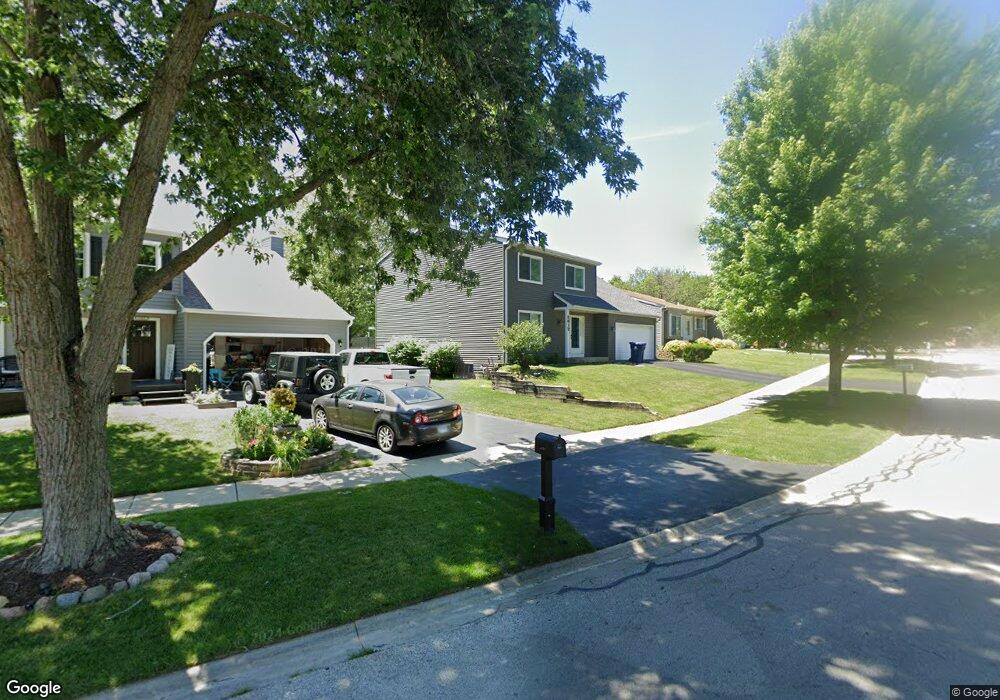 2812 Rolling Meadows Dr, Naperville, IL 60564 - photo 1