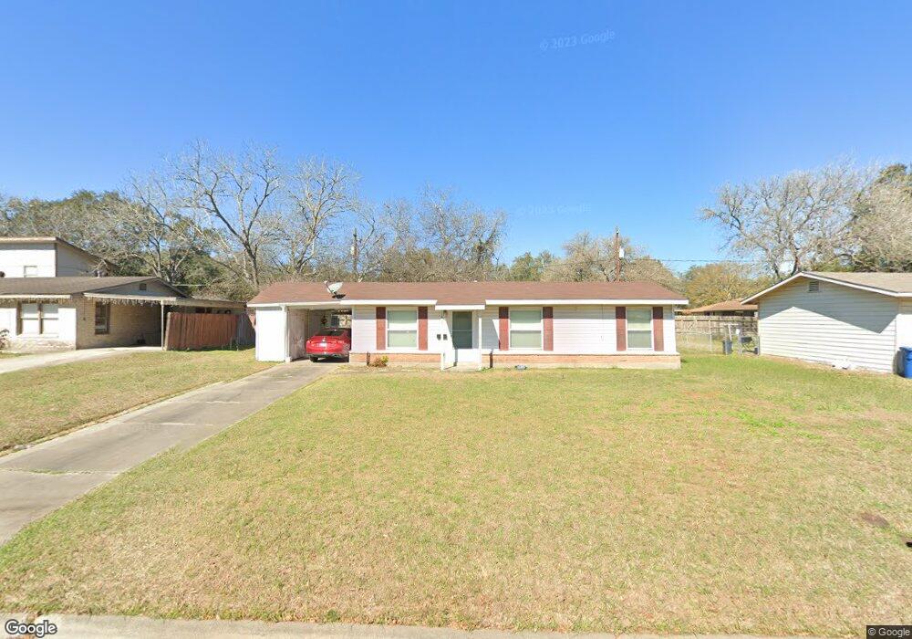 1005 E Inez St, Beeville, TX 78102 - photo 1