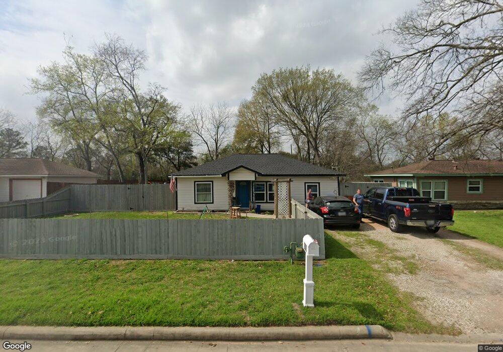 206 Baker Dr, Tomball, TX 77375 - photo 1