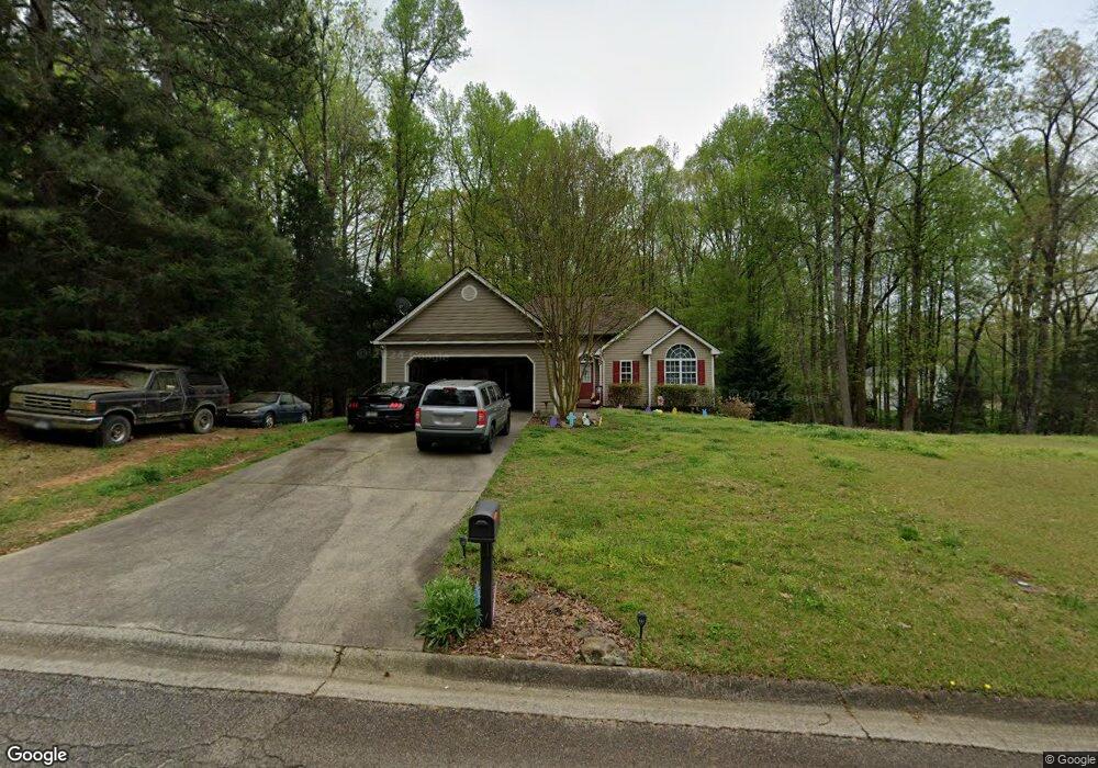 581 Stone View Dr, Hoschton, GA 30548 - photo 1