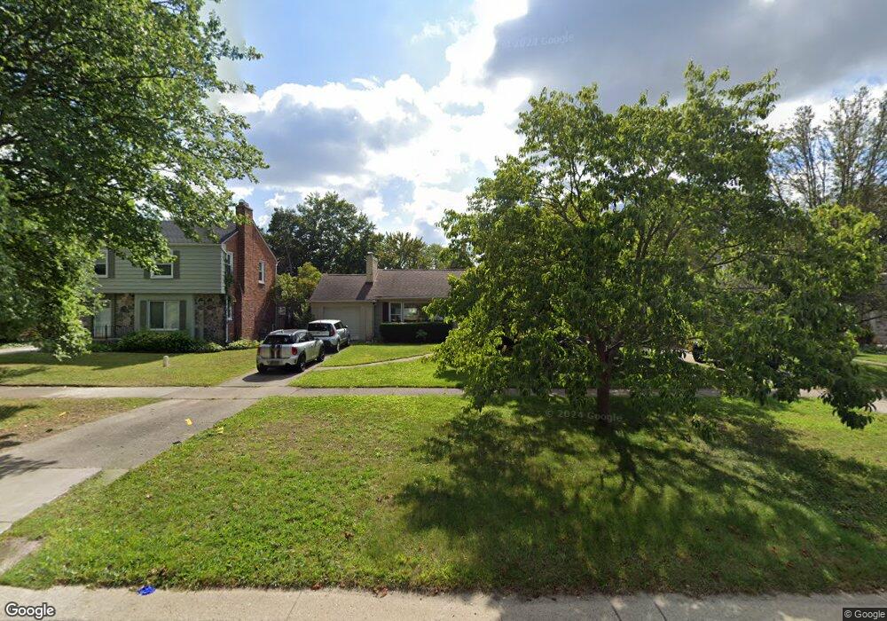 375 Moross Rd, Grosse Pointe Farms, MI 48236 - photo 1