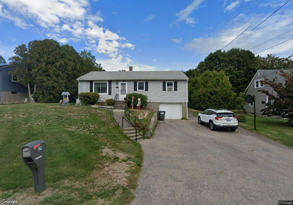 29 W Arch St, Pawcatuck, CT 06379 - photo 1