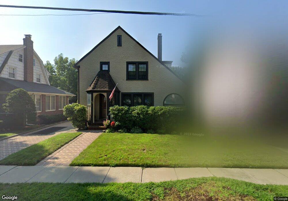 46 Huron Rd, Floral Park, NY 11001 - photo 1