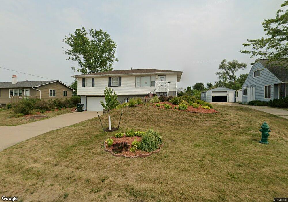 2545 3rd St SW, Cedar Rapids, IA 52404 - photo 1