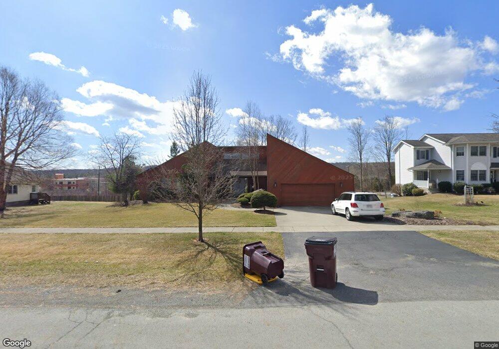 913 Clearview Rd unit L7, Moscow, PA 18444 - photo 1