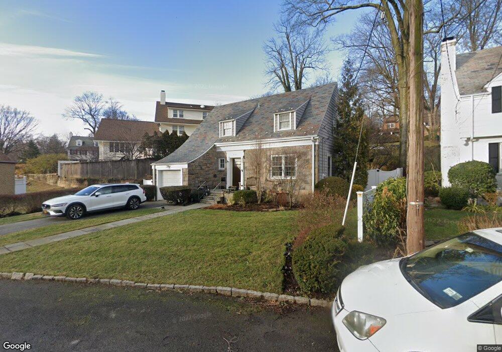 9 Cranston Place, Bronxville, NY 10708 - photo 1