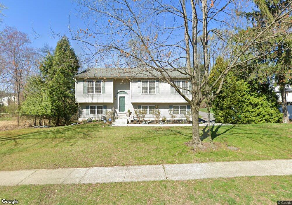 1100 Shelbourne Rd, Reading, PA 19606 - photo 1
