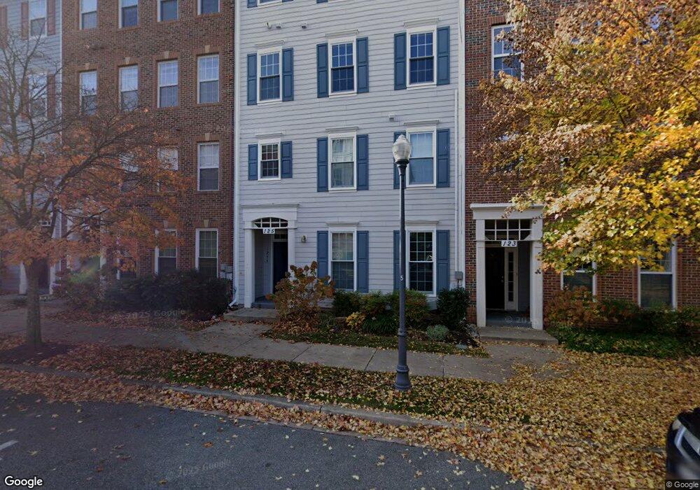 125 Chevy Chase St unit A, Gaithersburg, MD 20878 - photo 1