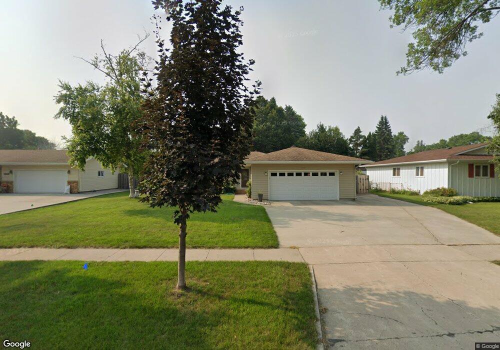 2549 Willow Rd N, Fargo, ND 58102 - photo 1